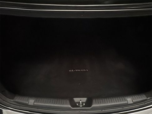 Used 2013 Hyundai Elantra Limited w/ Technology Pkg image 19