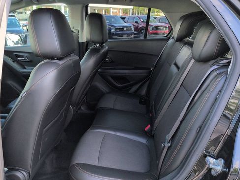 Used 2019 Chevrolet Trax LT w/ LT Convenience Package FWD image 13