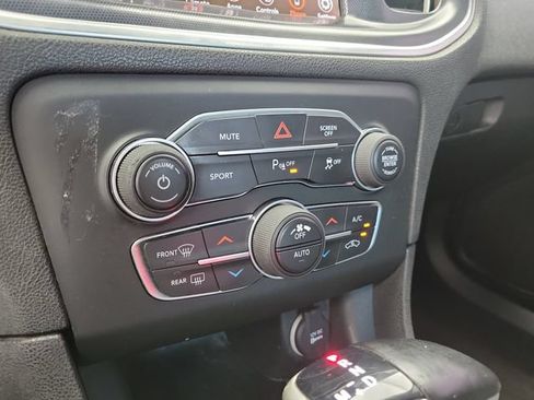 Used 2018 Dodge Charger R/T RWD image 26