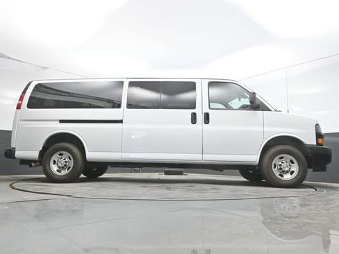 Used 2024 Chevrolet Express 3500 LS RWD image 40