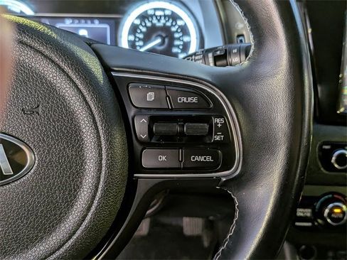 Used 2019 Kia Niro S Touring image 19