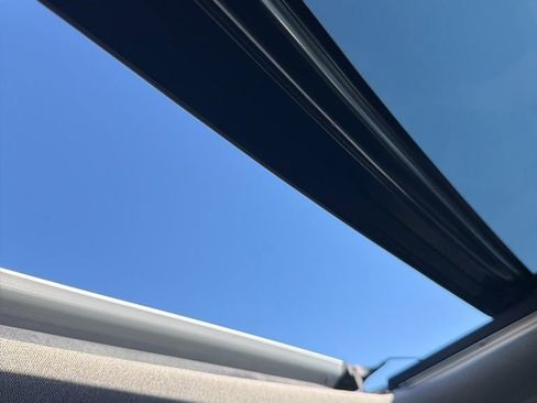 Used 2022 Hyundai Palisade Limited image 3