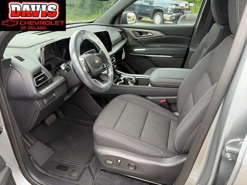 New 2026 Chevrolet Traverse LT w/ Driver Confidence Package AWD/4WD image 13