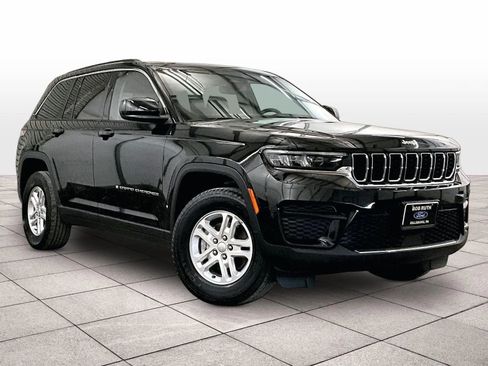 Used 2023 Jeep Grand Cherokee Laredo AWD/4WD image 2