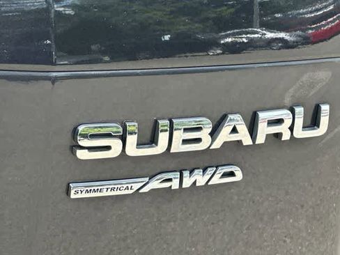 Used 2017 Subaru Forester 2.5i Premium AWD/4WD image 17