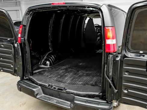Used 2019 Chevrolet Express 2500 w/ Driver Convenience Package image 30