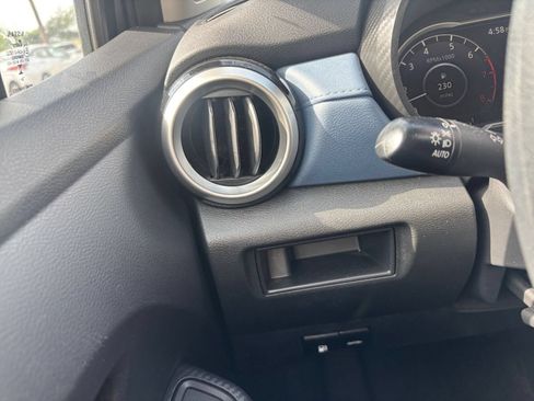 Used 2025 Nissan Versa SV FWD image 31