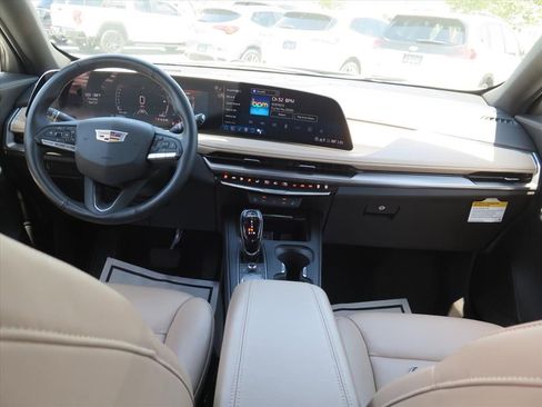 Certified 2024 Cadillac XT4 Luxury w/ Cold Weather Package image 24