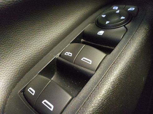 Used 2020 Chevrolet Equinox LT FWD image 27