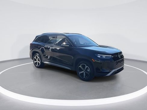 New 2025 Volkswagen Tiguan SE image 2