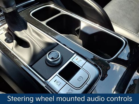Used 2025 Kia Telluride S FWD image 9