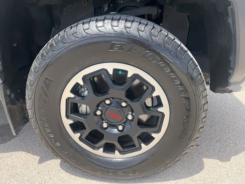 Used 2024 Toyota Tacoma TRD Off-Road w/ TRD Off Road Upgrade Package AWD/4WD image 11