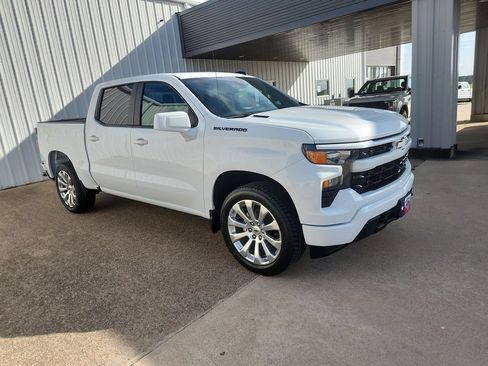 Used 2026 Chevrolet Silverado 1500 Custom w/ LPO, Dark Essentials Package RWD image 2