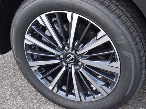 New 2026 Nissan Pathfinder Platinum w/ Accent Package FWD image 15