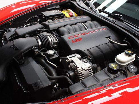 Used 2013 Chevrolet Corvette Grand Sport w/ 2LT Preferred Equipment Group image 32