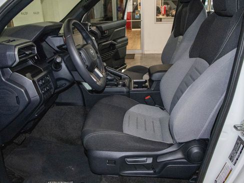 Used 2025 Toyota 4Runner TRD Off-Road AWD/4WD image 7