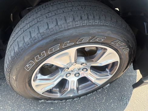 Used 2023 RAM 1500 Laramie AWD/4WD image 12