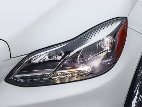 Used 2014 Mercedes-Benz E 350 4MATIC Sedan image 7