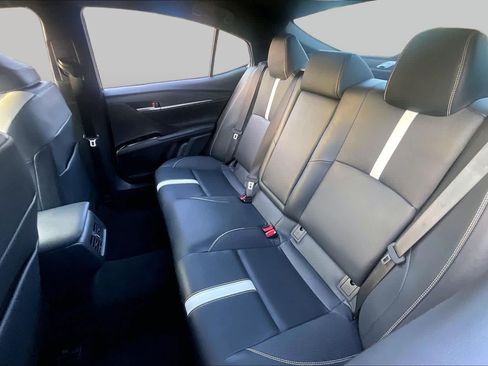 Used 2025 Toyota Camry SE FWD image 18