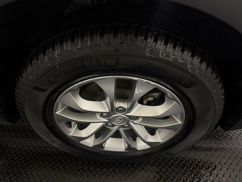 Used 2019 Hyundai Santa Fe SE image 14