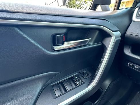 Used 2019 Toyota RAV4 XLE w/ Convenience Package AWD/4WD image 16