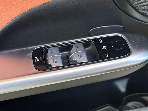 New 2025 Mercedes-Benz C 300 Sedan image 23