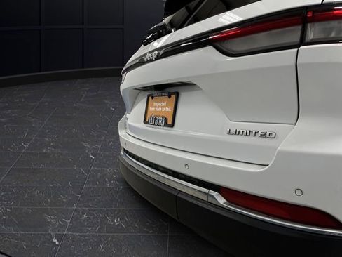 Used 2024 Jeep Grand Cherokee Limited image 36