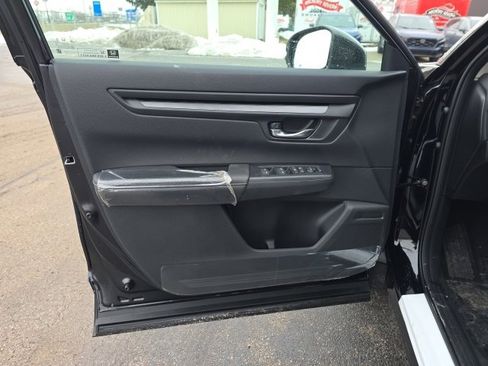 Certified 2025 Honda CR-V EX image 11