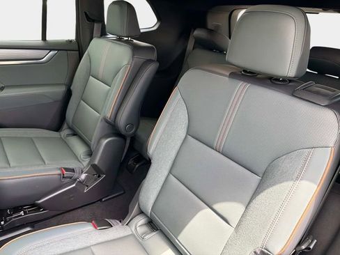 New 2026 GMC Acadia AT4 AWD/4WD image 12