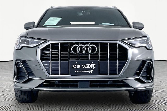 Used 2022 Audi Q3 2.0T Premium Plus w/ Premium Plus Package AWD/4WD image 2