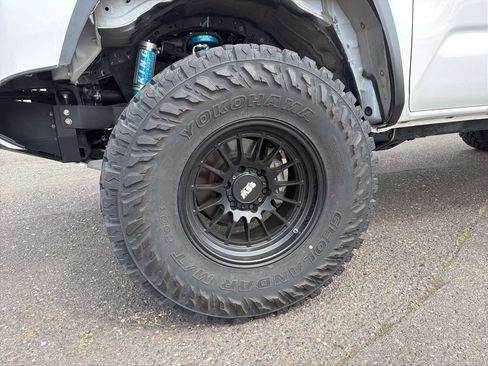 Used 2018 Toyota Tacoma TRD Pro image 4