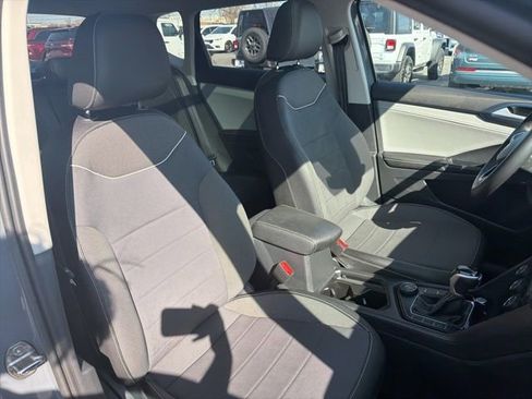 Used 2024 Volkswagen Taos SE image 20