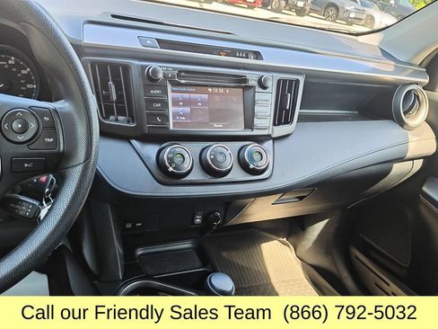 Used 2017 Toyota RAV4 LE w/ Carpet Mat Package AWD/4WD image 20