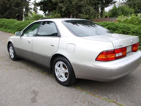 Used 1999 Lexus ES 330 FWD image 4