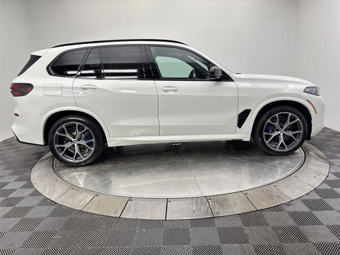 New 2026 BMW X5 M60i image 17