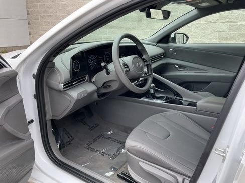 Certified 2024 Hyundai Elantra Blue FWD image 16