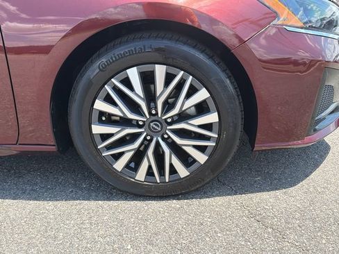 Used 2023 Nissan Altima 2.5 SV FWD image 12