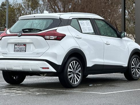 Used 2024 Nissan Kicks SV image 4