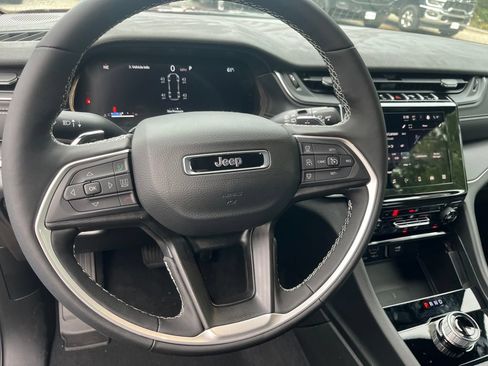 New 2025 Jeep Grand Cherokee L Altitude AWD/4WD image 10