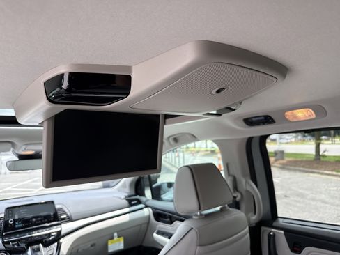 Used 2025 Honda Odyssey Touring image 29