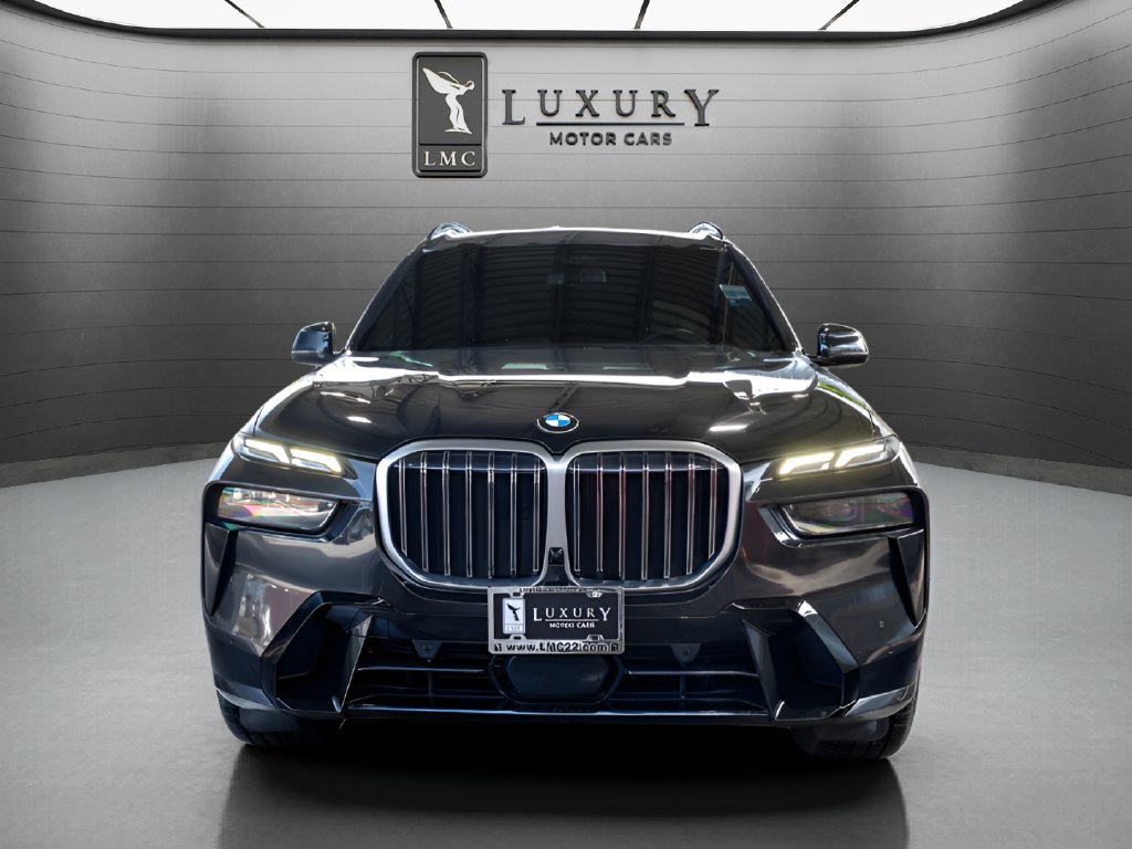 Used 2023 BMW X7 xDrive40i w/ M Sport Package AWD/4WD image 3