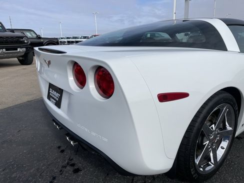 Used 2007 Chevrolet Corvette Coupe w/ Preferred Equipment Group image 36