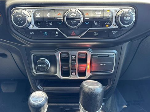 Used 2023 Jeep Wrangler Unlimited w/ Cold Weather Group AWD/4WD image 23