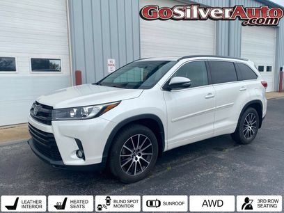Used 2017 Toyota Highlander SE