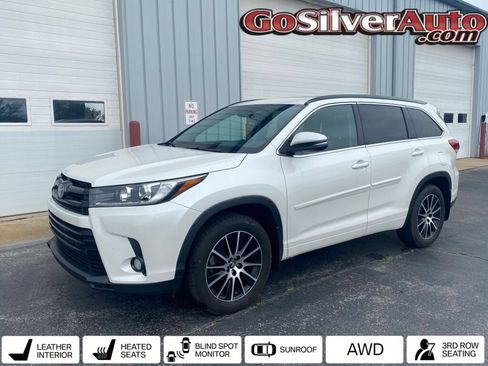 Used 2017 Toyota Highlander SE AWD/4WD image 1