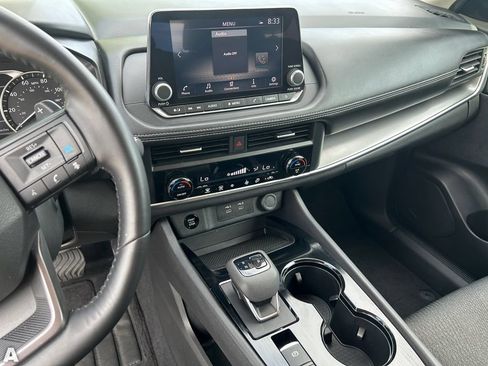 Used 2025 Nissan Rogue SV FWD image 23
