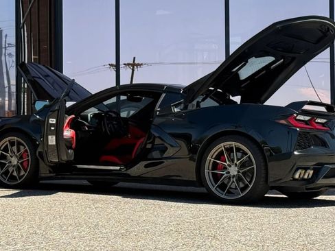 Used 2023 Chevrolet Corvette Stingray Preferred Cpe w/ Z51 Performance Package RWD image 19