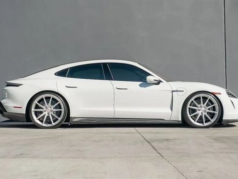 Used 2020 Porsche Taycan Turbo S image 6