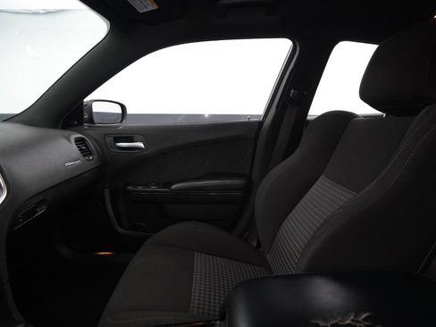 Used 2022 Dodge Charger R/T w/ Blacktop Package image 34