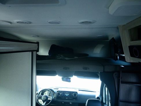 Used 2020 Mercedes-Benz Sprinter 3500 image 19